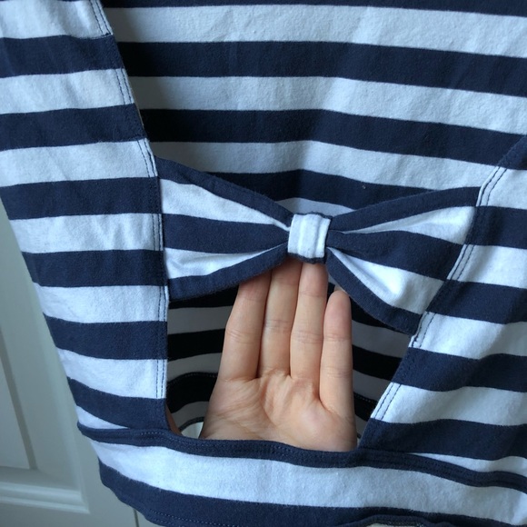 Navy & White Striped Crop Top w/ Bow - Picture 5 of 6